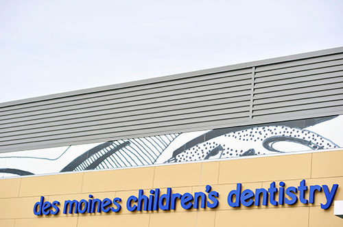 Building sign - Pediatric Dentist in West Des Moines, IA